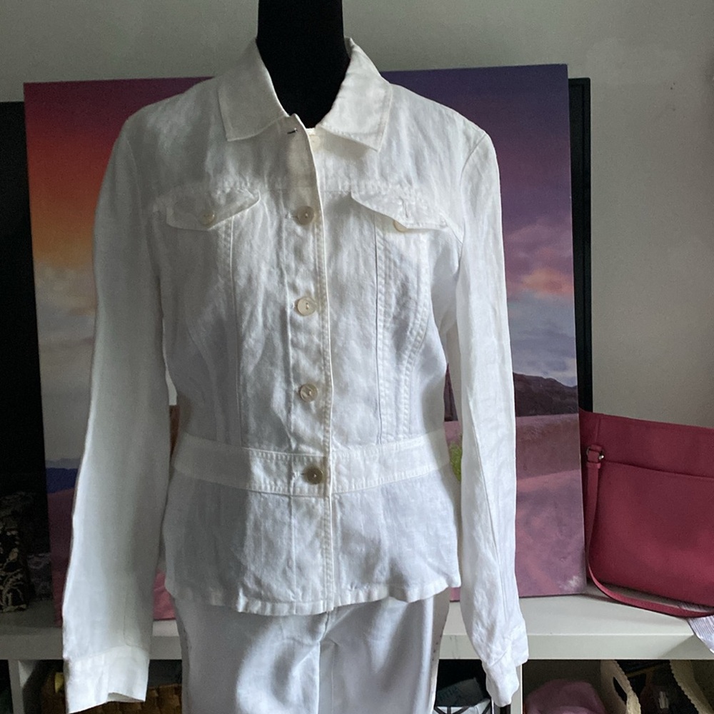 NWT Brand New white Land’s End Light Jacket.